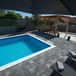 Mia With Pool Villa Donje Rastane
