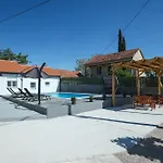 Mia With Pool Villa