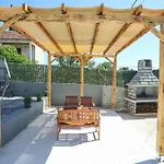 Villa Mia With Pool