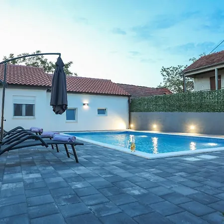 Mia With Pool Villa Donje Rastane