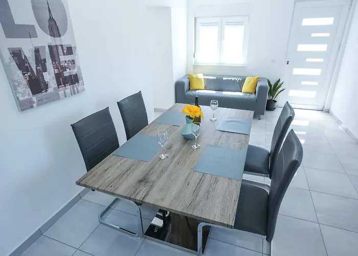 Villa Mia With Pool *