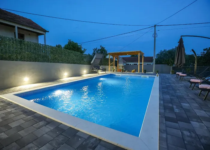 Mia With Pool Villa Donje Rastane