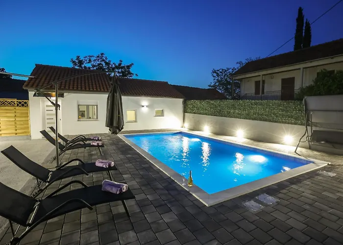 Mia With Pool Villa Donje Rastane