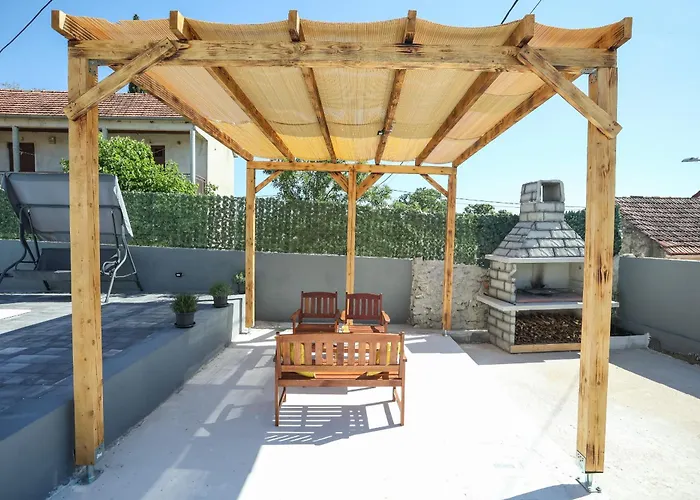 Вилла Mia With Pool